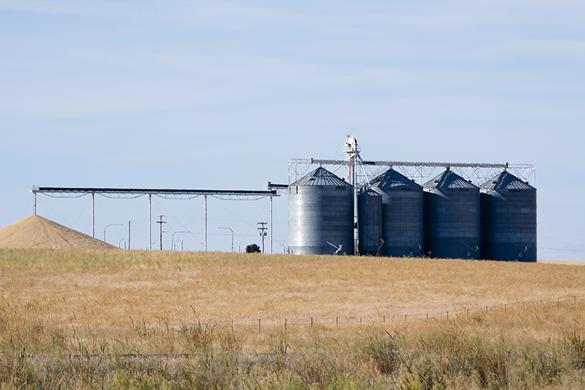 How Does A Grain Vacuum Work?